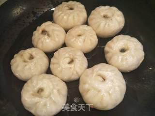 葱香猪肉小煎包的做法步骤:5