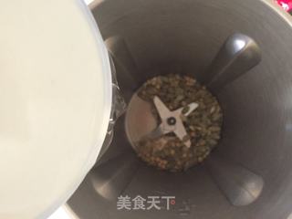 南瓜子豆浆的做法步骤：4
