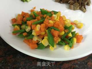 卤鹅肉炒饭的做法步骤：3