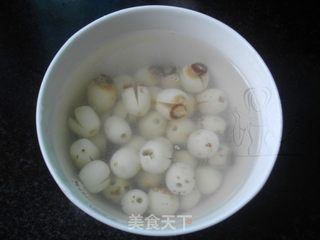 莲子山药糯米粥的做法步骤：2