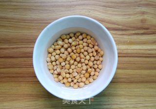 红枣莲子豆浆的做法步骤:2