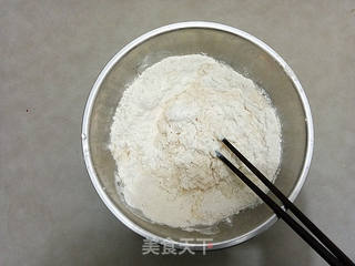 小兔子香肠馒头的做法步骤:2