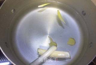 番茄三鲜水晶肉片浓汤的做法步骤:3