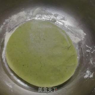 绿面花卷的做法步骤:3