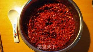 油泼辣子(配合重庆传统乡宴凉菜常用油辣子的经典做法之一)的做法步骤:5