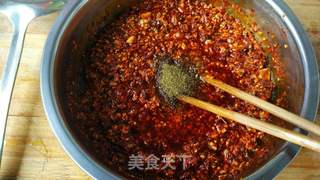 油泼辣子(配合重庆传统乡宴凉菜常用油辣子的经典做法之一)的做法步骤:10