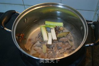 西安羊肉泡馍的做法步骤:6