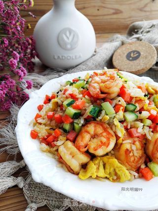 五彩虾仁炒饭的做法步骤:15