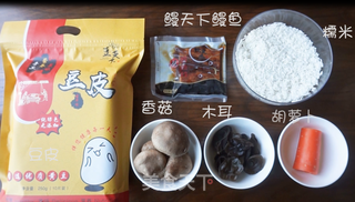 鳗鱼豆皮卷的做法步骤：1