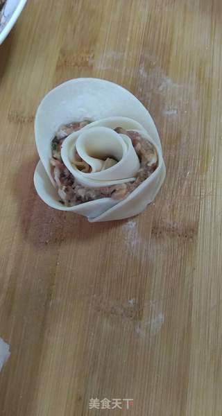 玫瑰煎饺,简单易学高大上的做法步骤:5