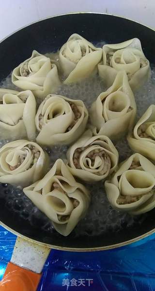 玫瑰煎饺,简单易学高大上的做法步骤:7