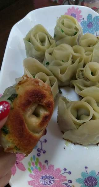 玫瑰煎饺,简单易学高大上的做法步骤:9