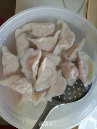 酸菜猪肉水饺的做法步骤:14
