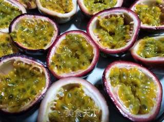 百香果饮品的做法步骤:2