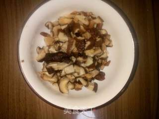 香菇牛肉酱的做法步骤:2