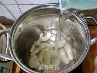 冰糖雪梨的做法步骤:3