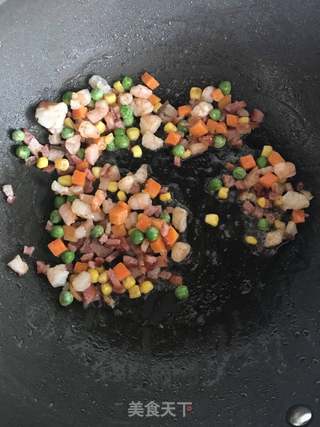 黄金虾仁蛋炒饭的做法步骤:4