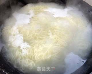 鲜活时蔬面的做法步骤:3
