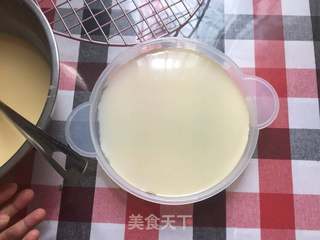 抹茶蜜豆毛巾卷的做法步骤:5