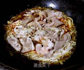 水煮肥牛金针菇的做法步骤:10