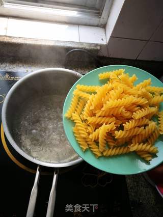 蘑菇鸡肉意面的做法步骤:4
