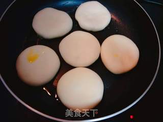 酸菜肉馅饼的做法步骤:6