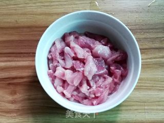 鲜枇杷蜜枣瘦肉汤的做法步骤:3