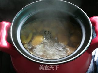 鲜枇杷蜜枣瘦肉汤的做法步骤:8