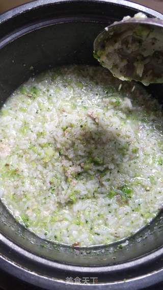 宝宝辅食:西兰花香菇瘦肉粥的做法步骤:9