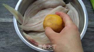 宝宝鱼肉松的做法步骤:2