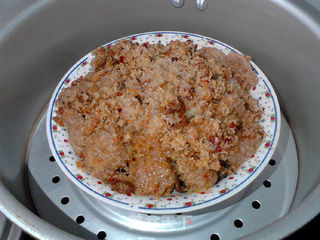 腌豇豆粉蒸牛肉的做法步骤:12