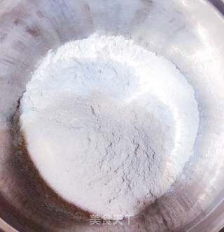 紫薯泥油条的做法步骤：1