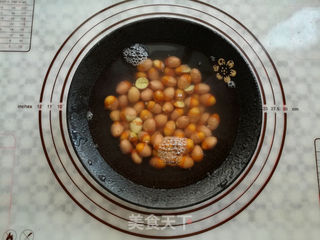 白果老鸭汤的做法步骤:3
