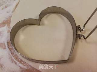 心形煎饺的做法步骤:3