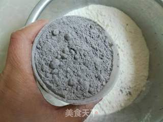 黑米面豆沙发糕的做法步骤:2