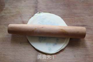 饺子皮葱油饼的做法步骤:7