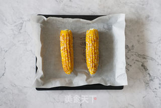 小黄人烤玉米的做法步骤:2