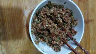 猪肉虾皮馄饨的做法步骤:3