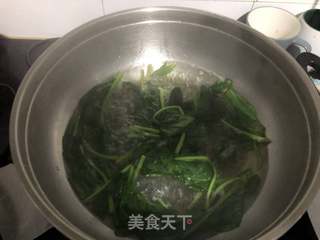 双色花卷的做法步骤：1