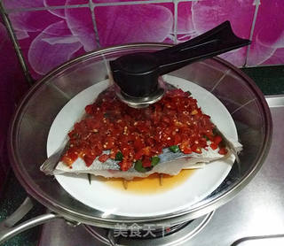 剁椒鱼头的做法步骤:7