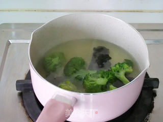 快手儿童餐 鳕鱼挤挤面的做法步骤:5