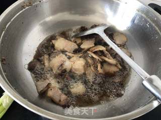 回锅猪头肉的做法步骤:3