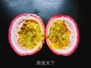 百香果甜瓜汁的做法步骤:2