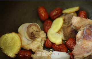 潮音潮人:菜干猪骨汤的做法步骤:4