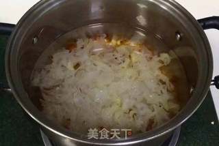 牛奶桃胶银耳羹的做法步骤:6