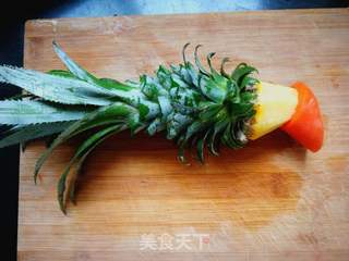 鹦鹉菠萝盅炒饭的做法步骤:4