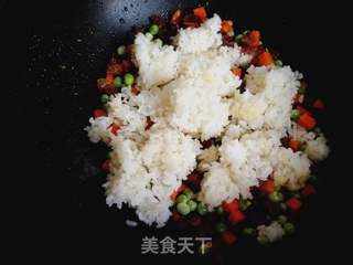 鹦鹉菠萝盅炒饭的做法步骤:13