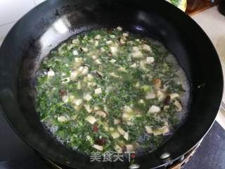 荠菜香菇豆腐羹的做法步骤:7