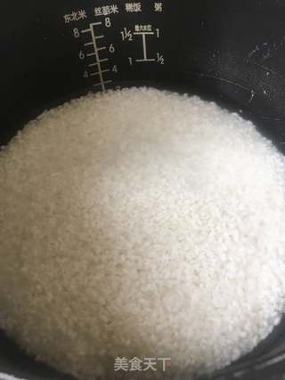 电饭锅版煲仔饭的做法步骤：1