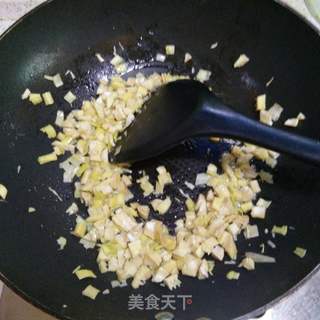 #便当#酸豆角炒笋丁的做法步骤:2